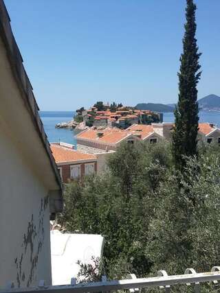 Апартаменты Apartments Anđus Свети-Стефан Номер-студио с террасой-1