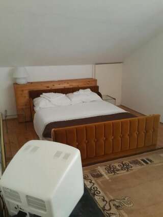 Апартаменты Apartments Anđus Свети-Стефан Номер-студио с террасой-5